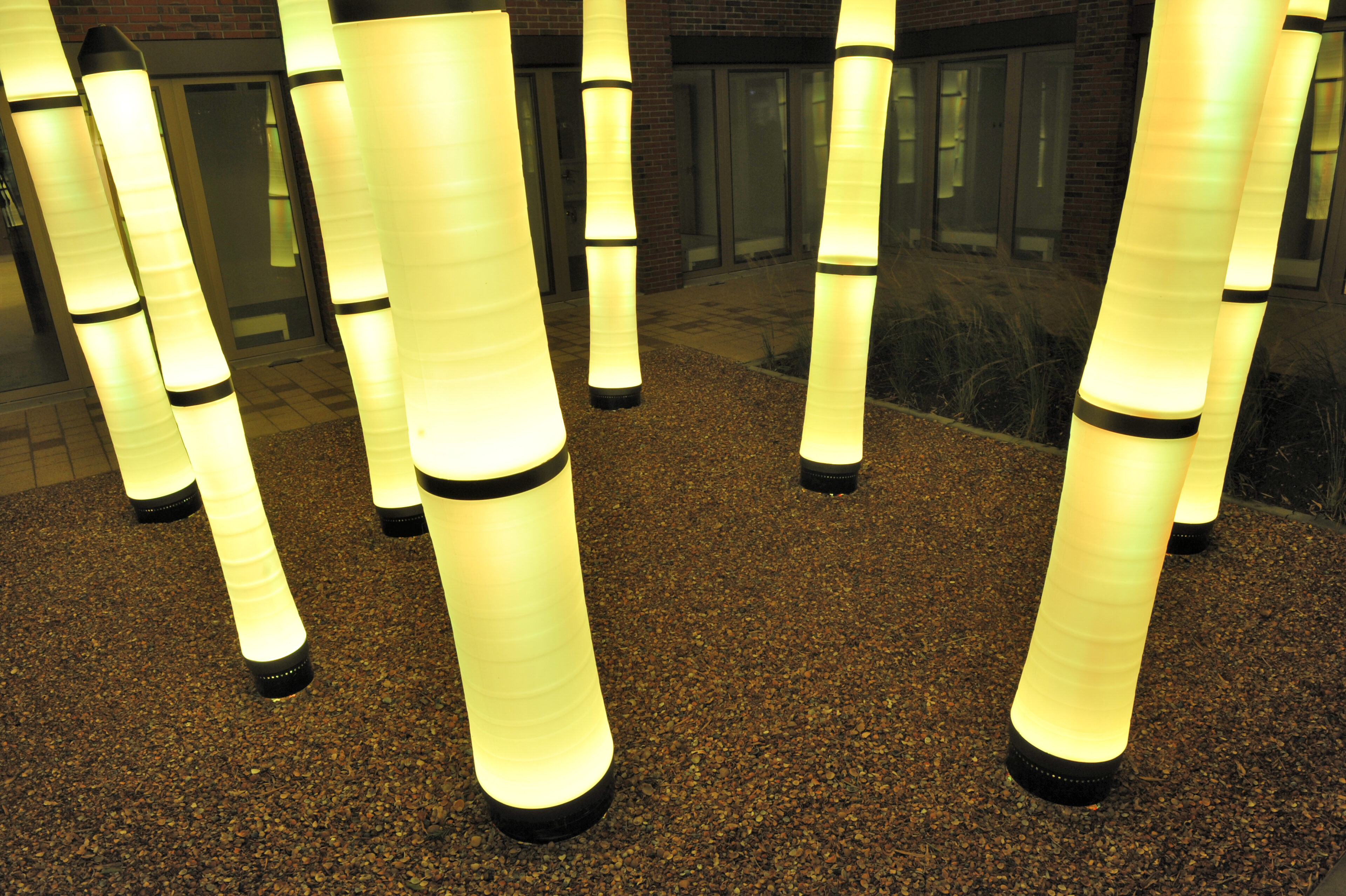 Bamboe lichtmasten en lichtzuilen